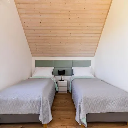 Zachodni Wiatr - Dom Fok * Białogóra